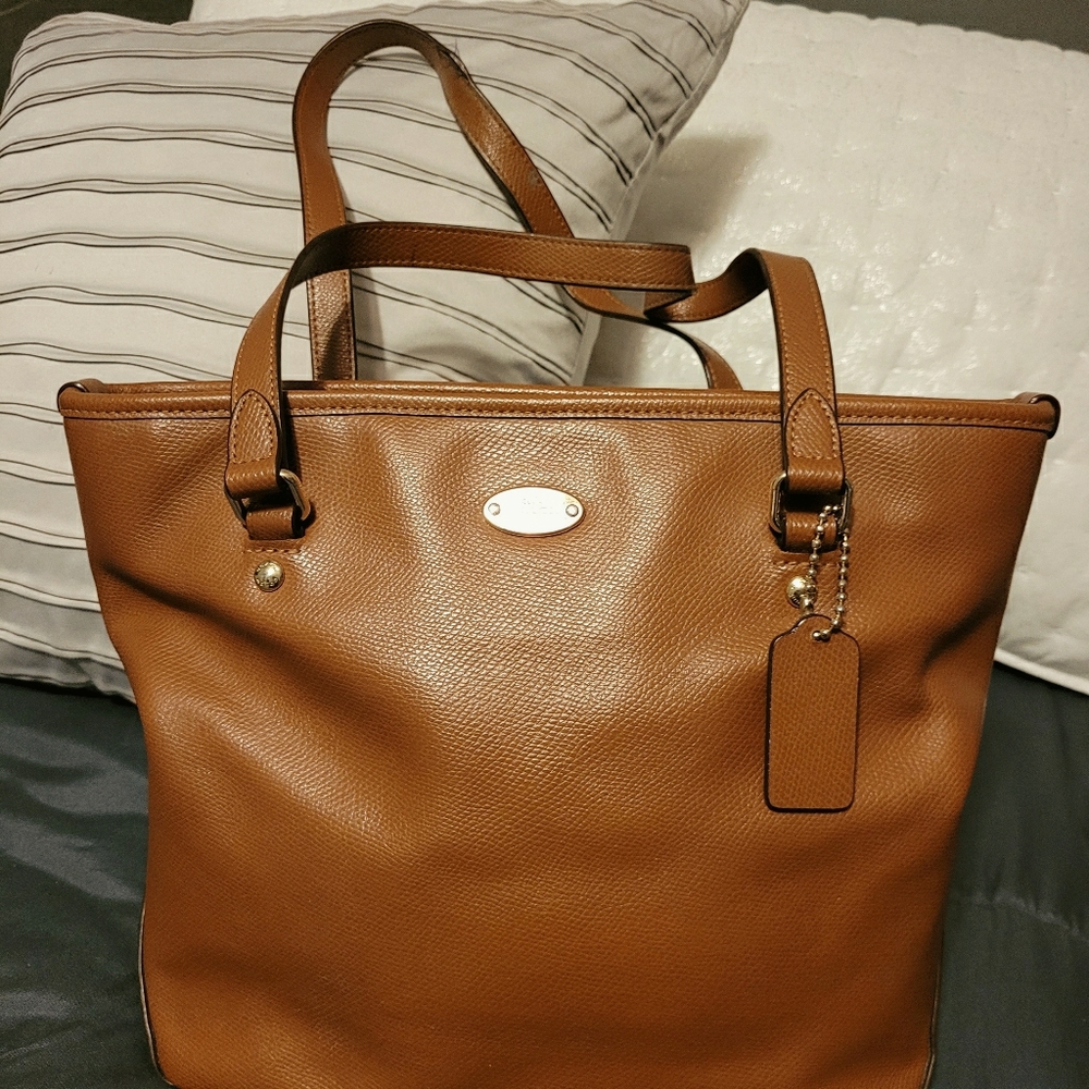 Coach Shoulder Bag in Camel Leather